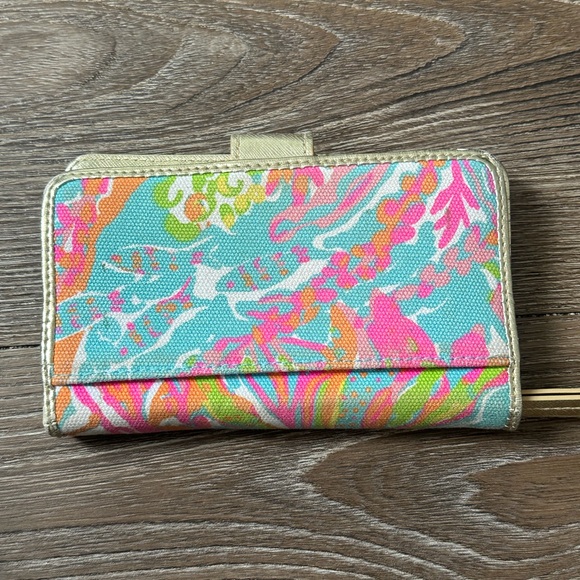 Lilly Pulitzer Wallet - Picture 7 of 8